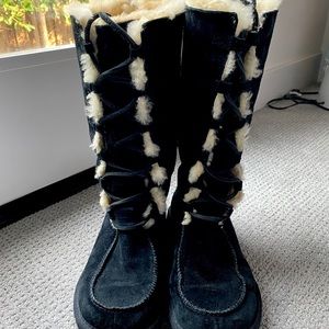 UGG Australia - Tall Black Lace-up Whitley boots